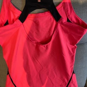 Bench tank top size sm